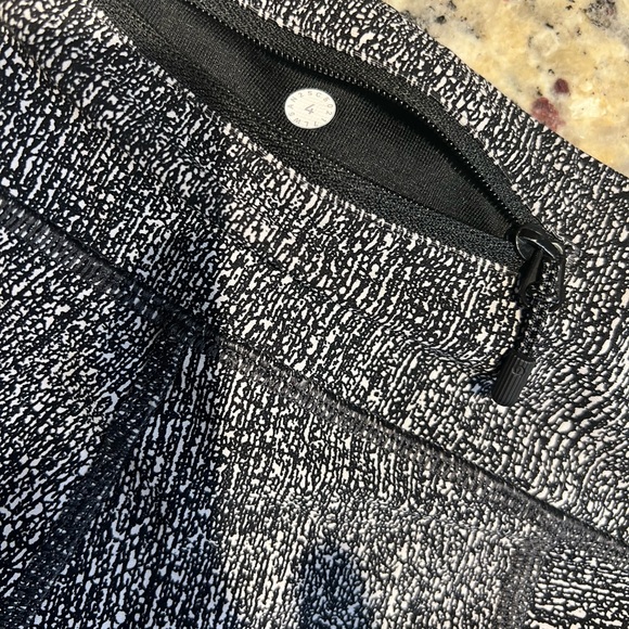 ✨LULULEMON TIGHT STUFF LEGGINGS ✨ - Picture 6 of 13